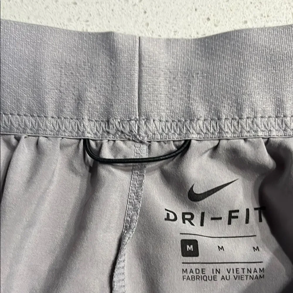 Nike Gray Athletic Shorts Lightweight Elastic Waist Size M